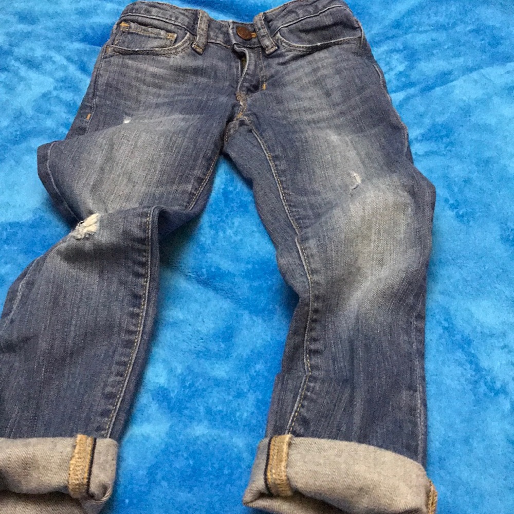 Girls gap destructed jeans